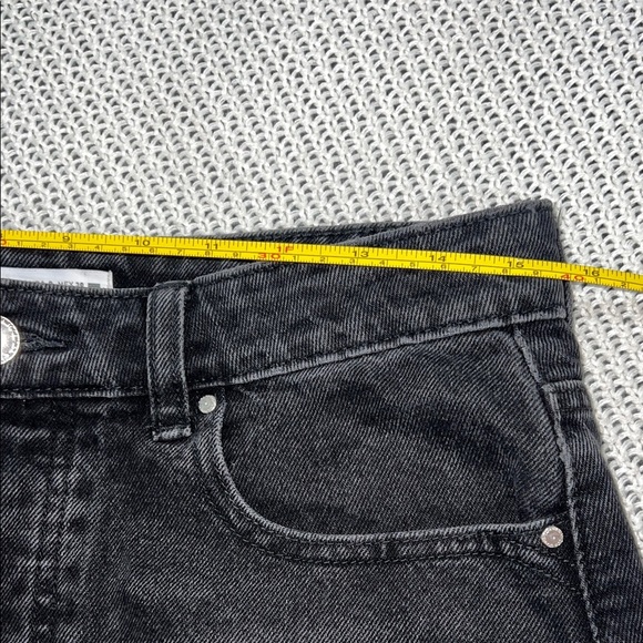 Zara Black Jean Shorts - Picture 4 of 7